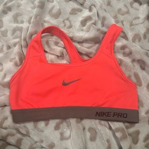 Xs Nike sports bra pink & grey